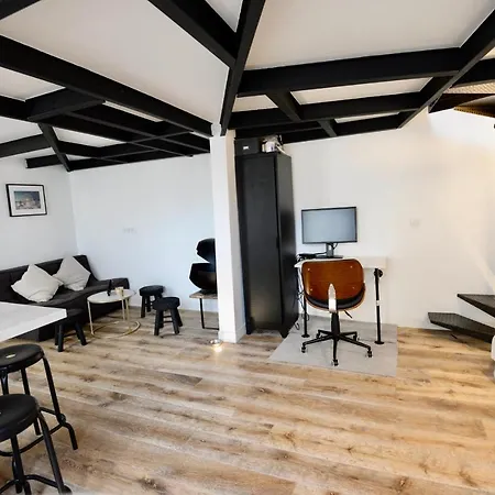 Elegant Duplex Near Place De La Nation *